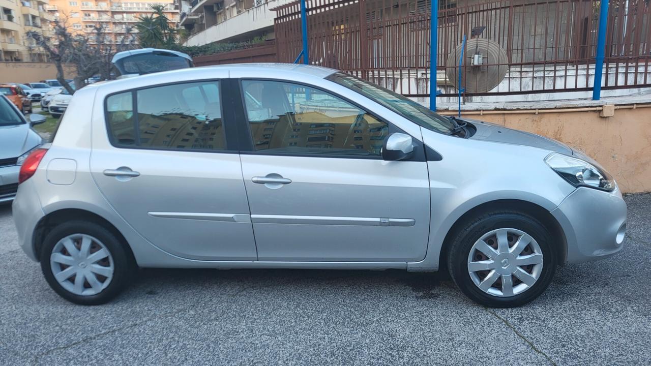 Renault Clio 1.2 16V 5 porte Luxe