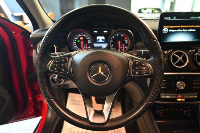 MERCEDES-BENZ GLA 200 PREMIUM AMG AUTO TETTO CAM PELLE LED 19"STRAFULL!!