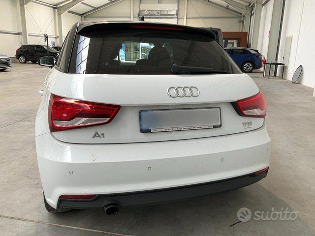 Audi A1 Sportback 1.0 tfsi ultra Sport 95cv 5Posti