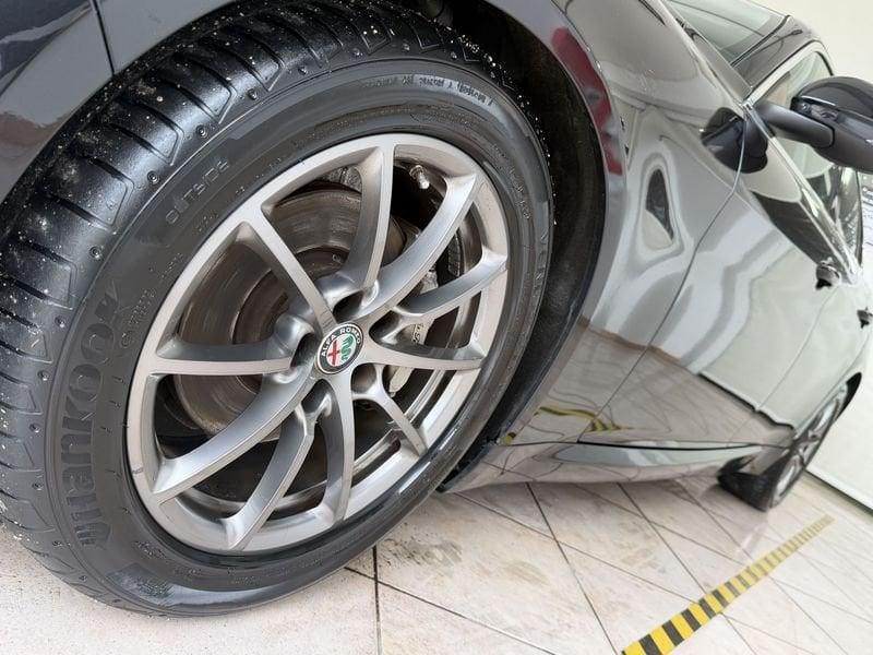 Alfa Romeo Giulia 2.2 Turbo MT6 150 CV Business Launch Ed