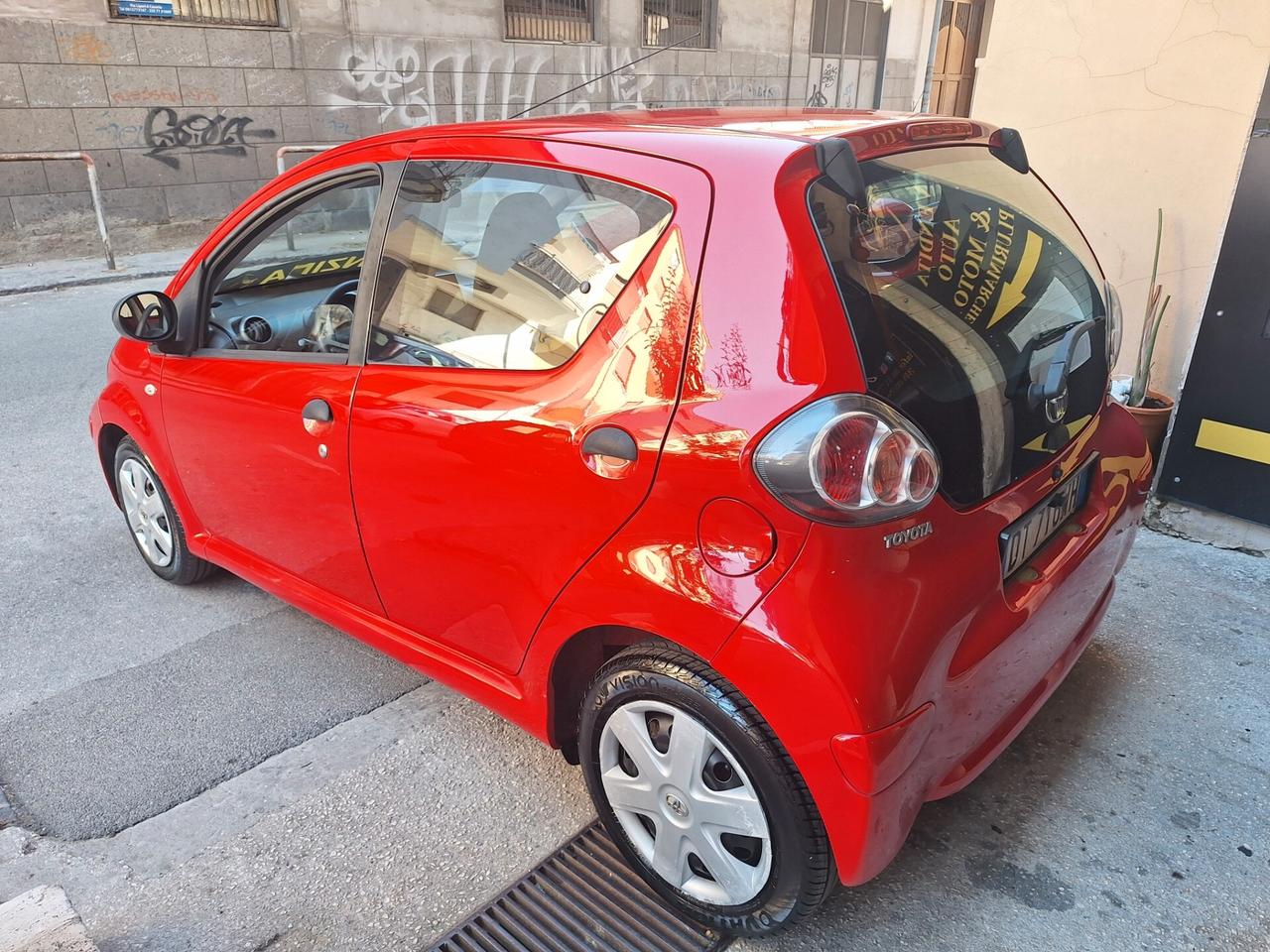 Toyota Aygo 1.0 12V 5 porte