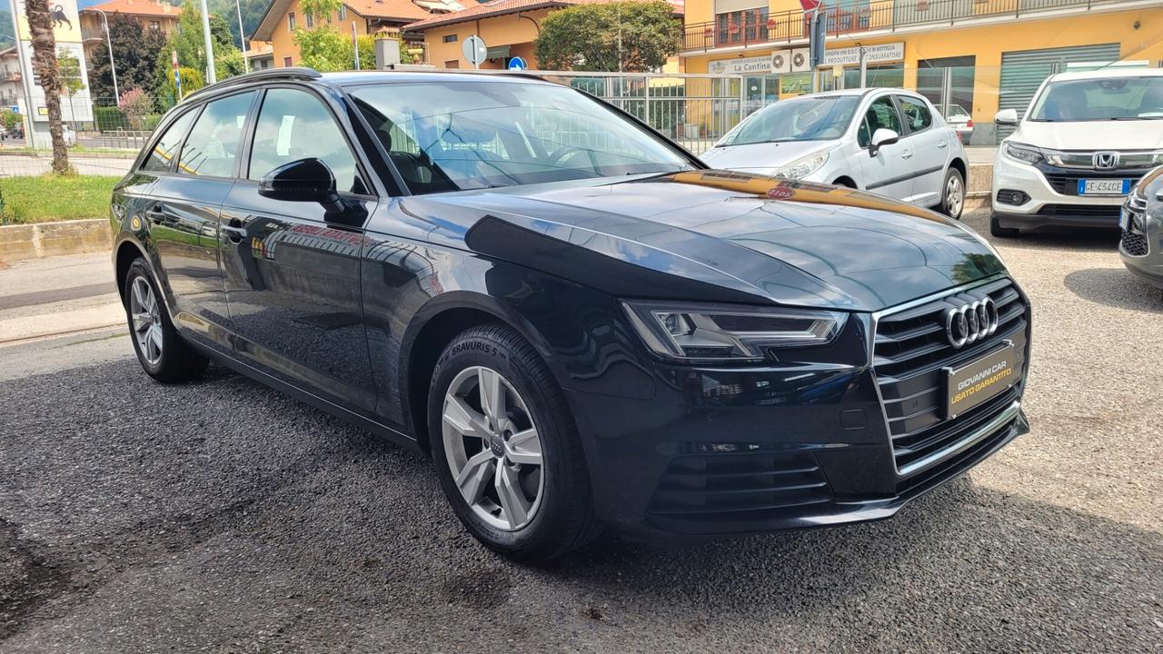Audi A4 Avant 30 TDI S tronic Business