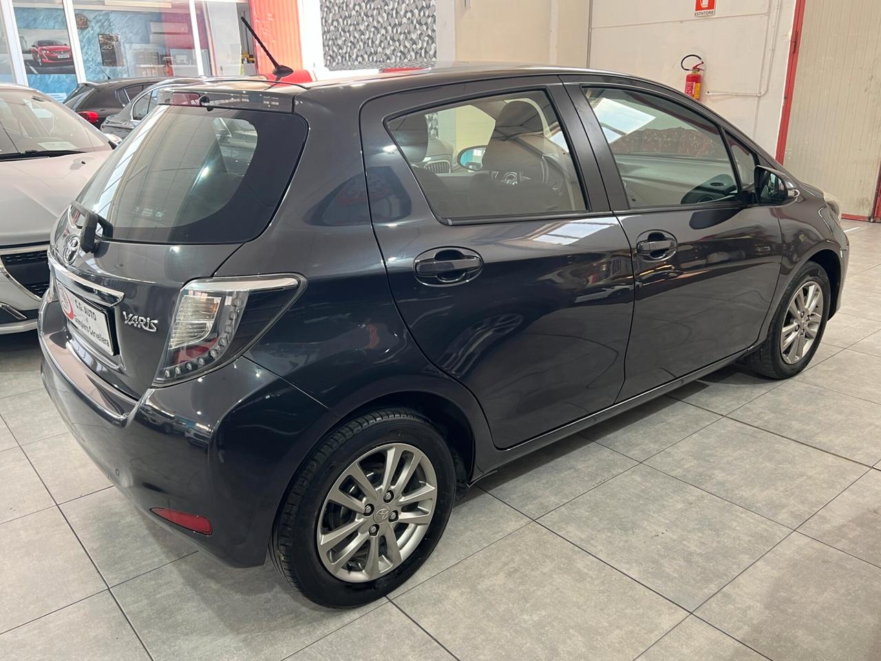 Toyota Yaris 1.0 69 CV - LOUNGE - 2014