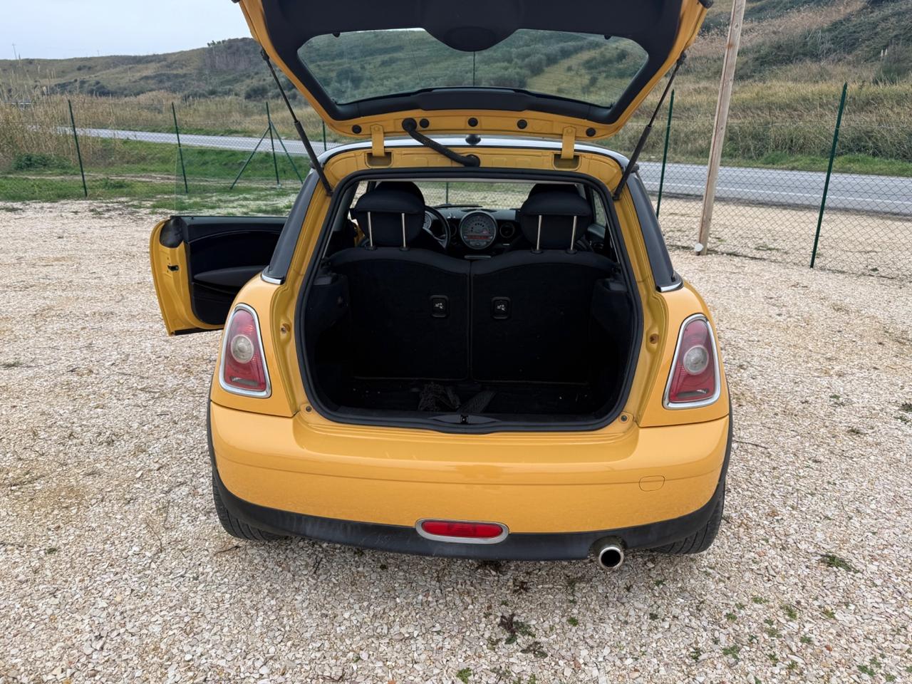 Mini 1.6 16V Cooper Diesel 190.000 PERMUTE