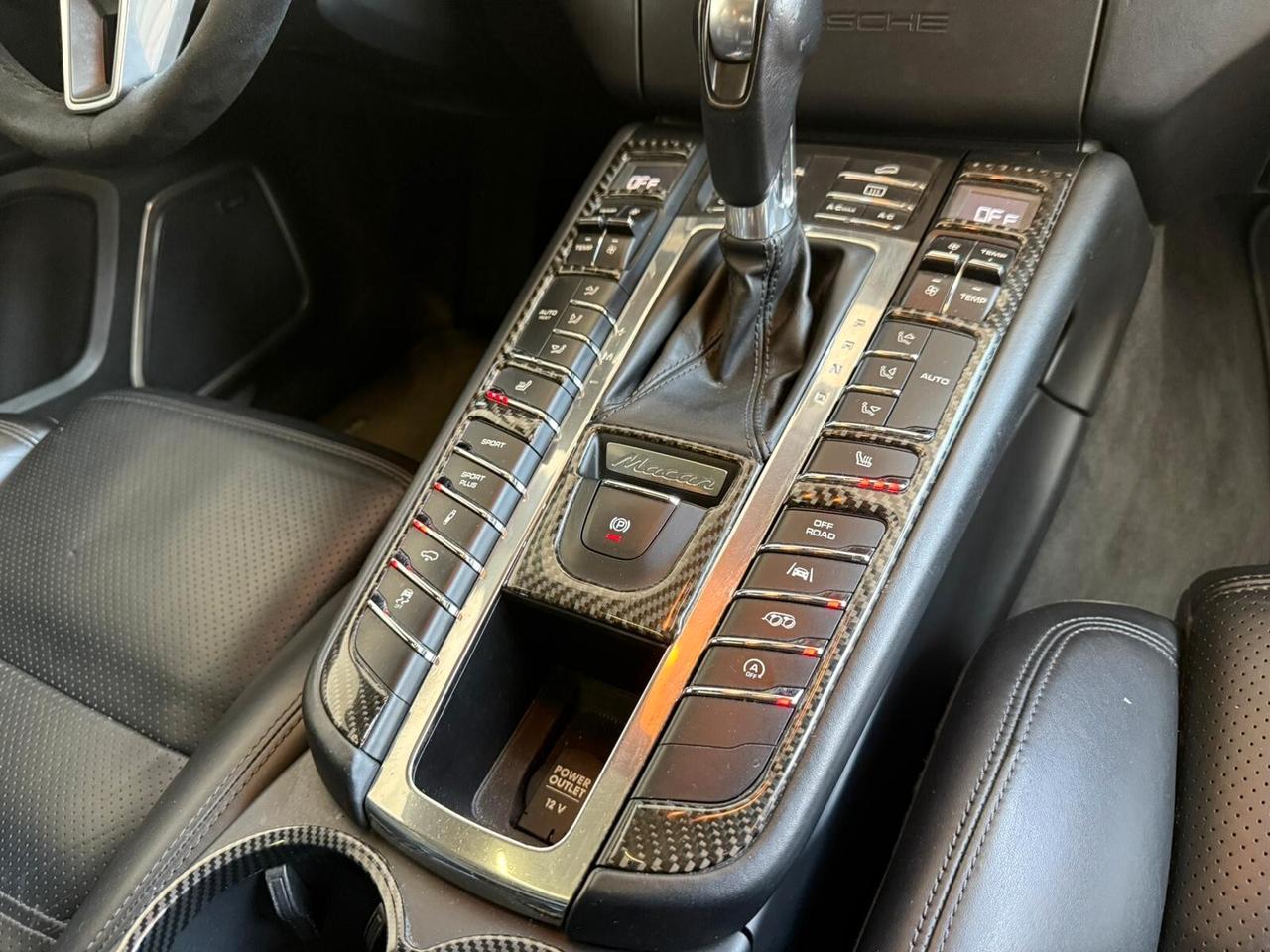 Porsche Macan 3.6 Turbo full optional GANCIO TRAINO+CHRONO+CARBO+SCARICO+DOPPIO TETTO