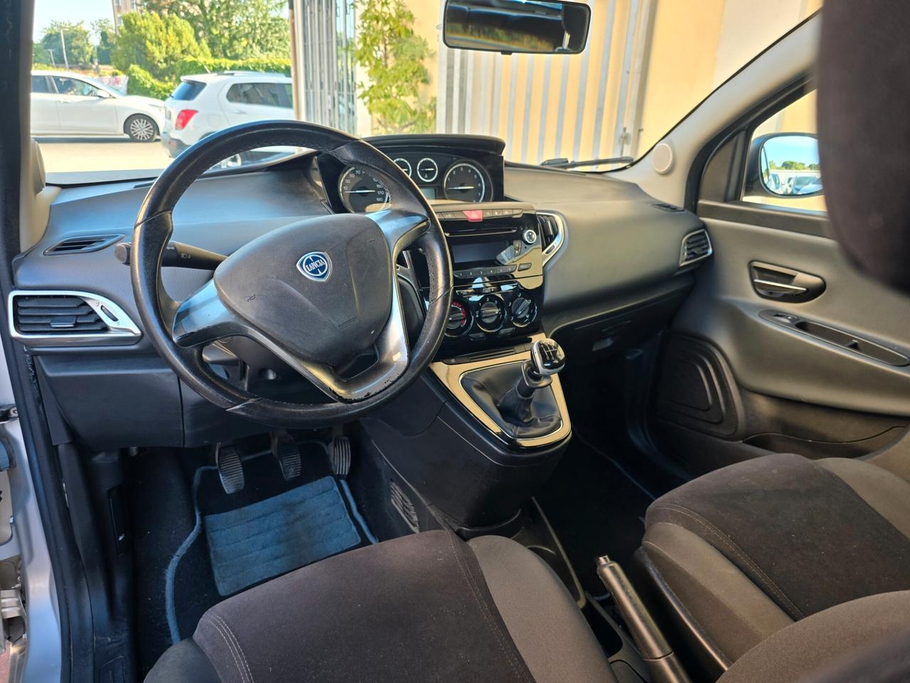 Lancia Ypsilon 0.9 TwinAir 85 CV 5 porte Metano Ecochic Elefantino