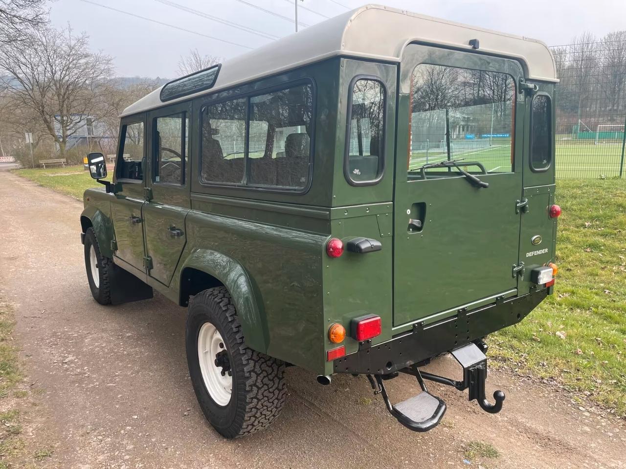 Land Rover Defender 300Tdi SW completamente restaurato