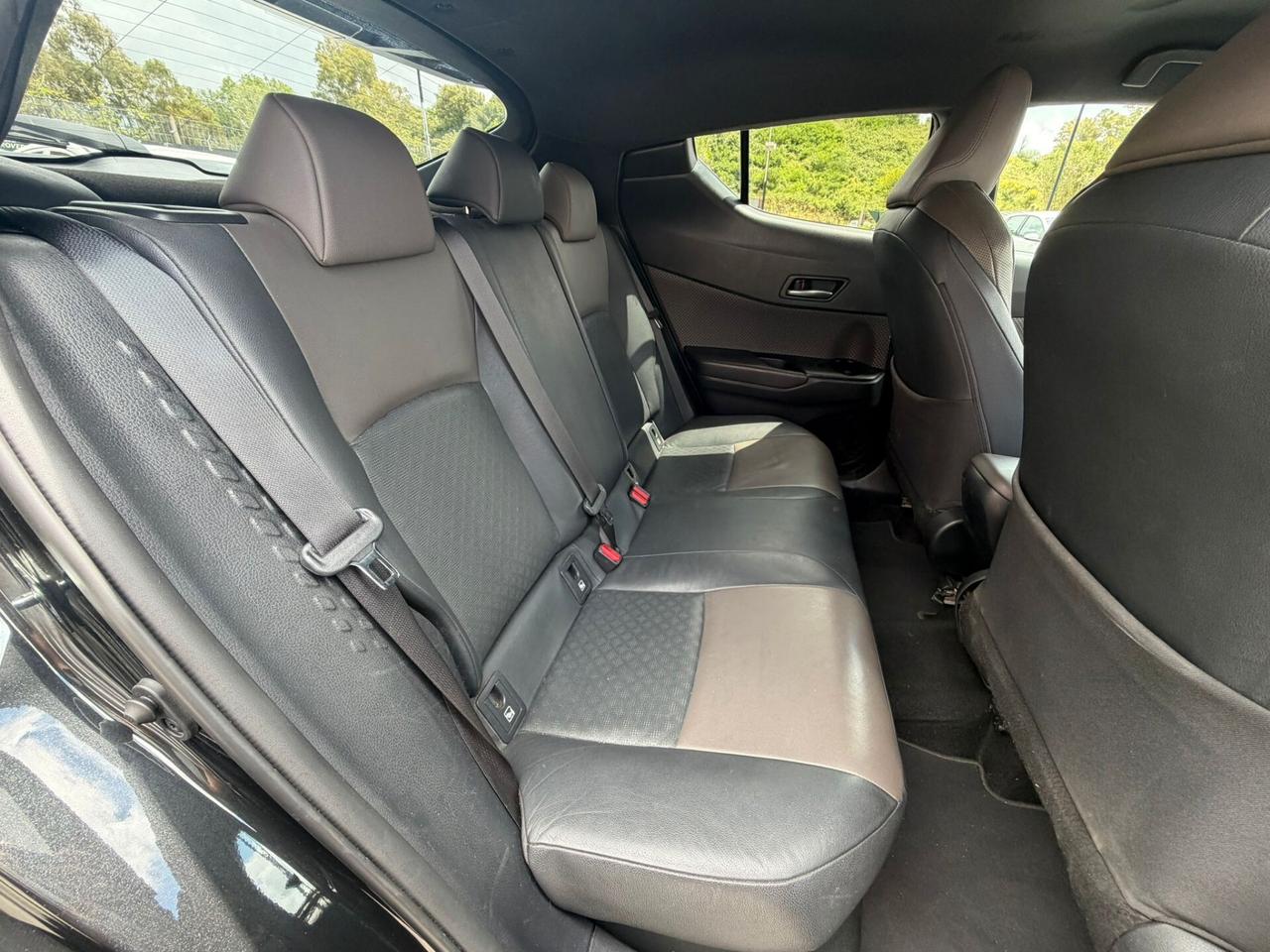 Toyota C-HR 1.8 Hybrid E-CVT Lounge
