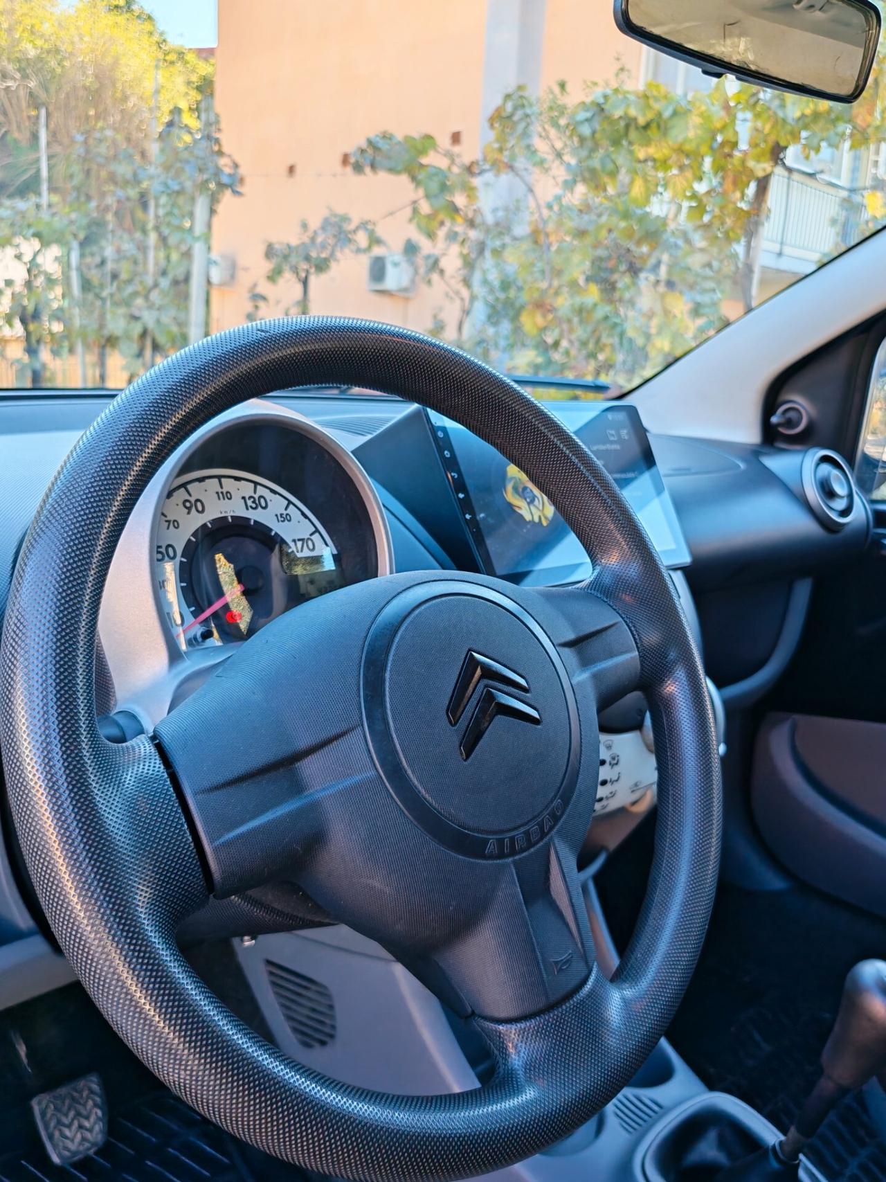 POCHI KM !! CITROEN C1 RESTYLING CON CARPLAY