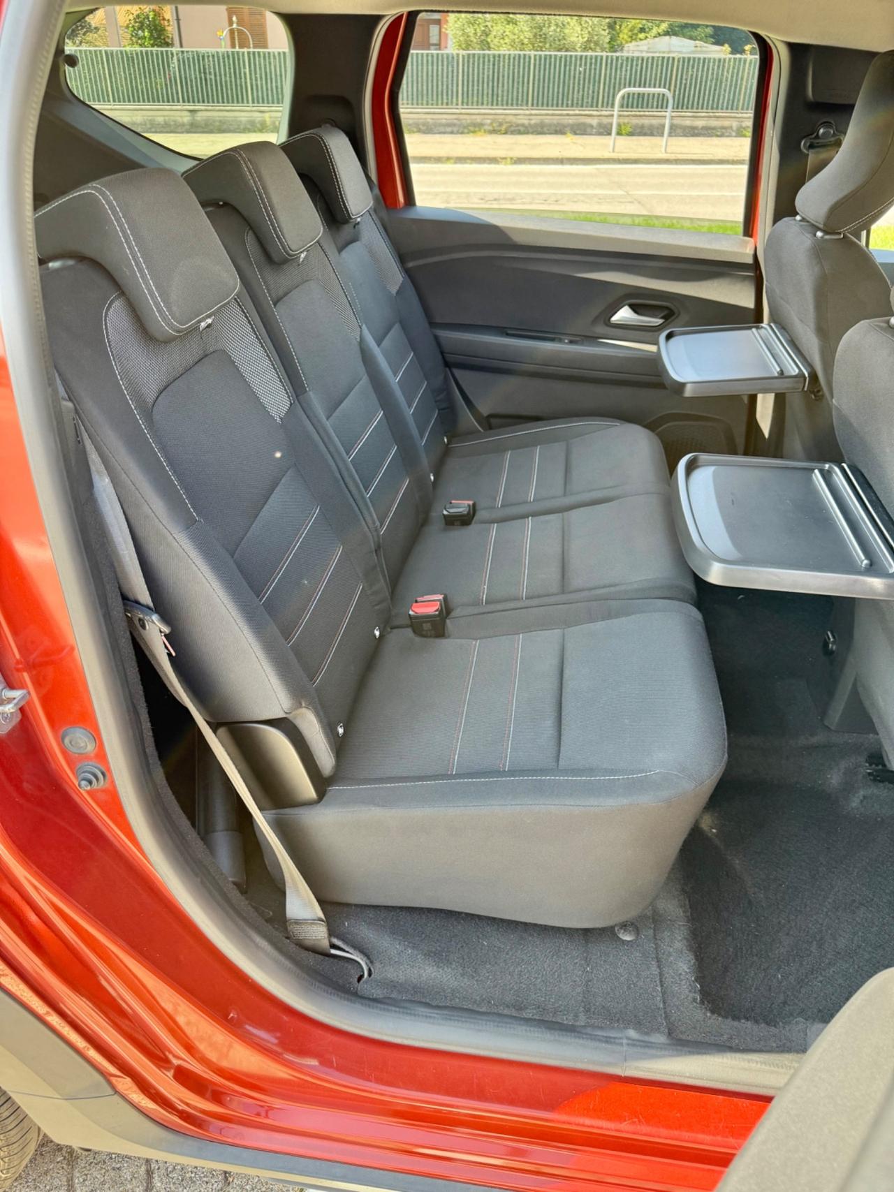 Dacia Jogger 1.0 TCe 110 CV 7 posti*Navi*Sensori*Cerchi