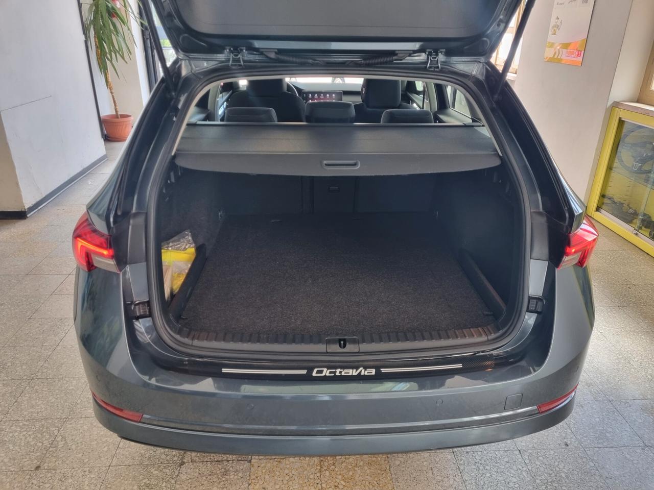 Skoda Octavia 1.5 G-TEC DSG Wagon FULL LED, NAVI