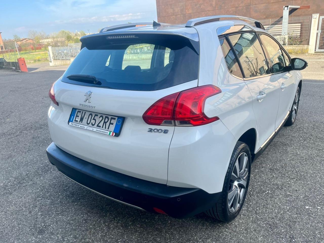 Peugeot 2008 1.6benz 2014 141.000km tagliandati