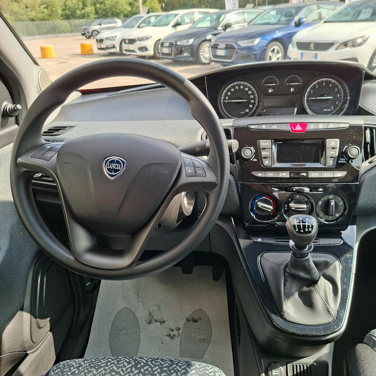 Lancia Ypsilon 1.0 Bz 70 Cv Hybrid Silver
