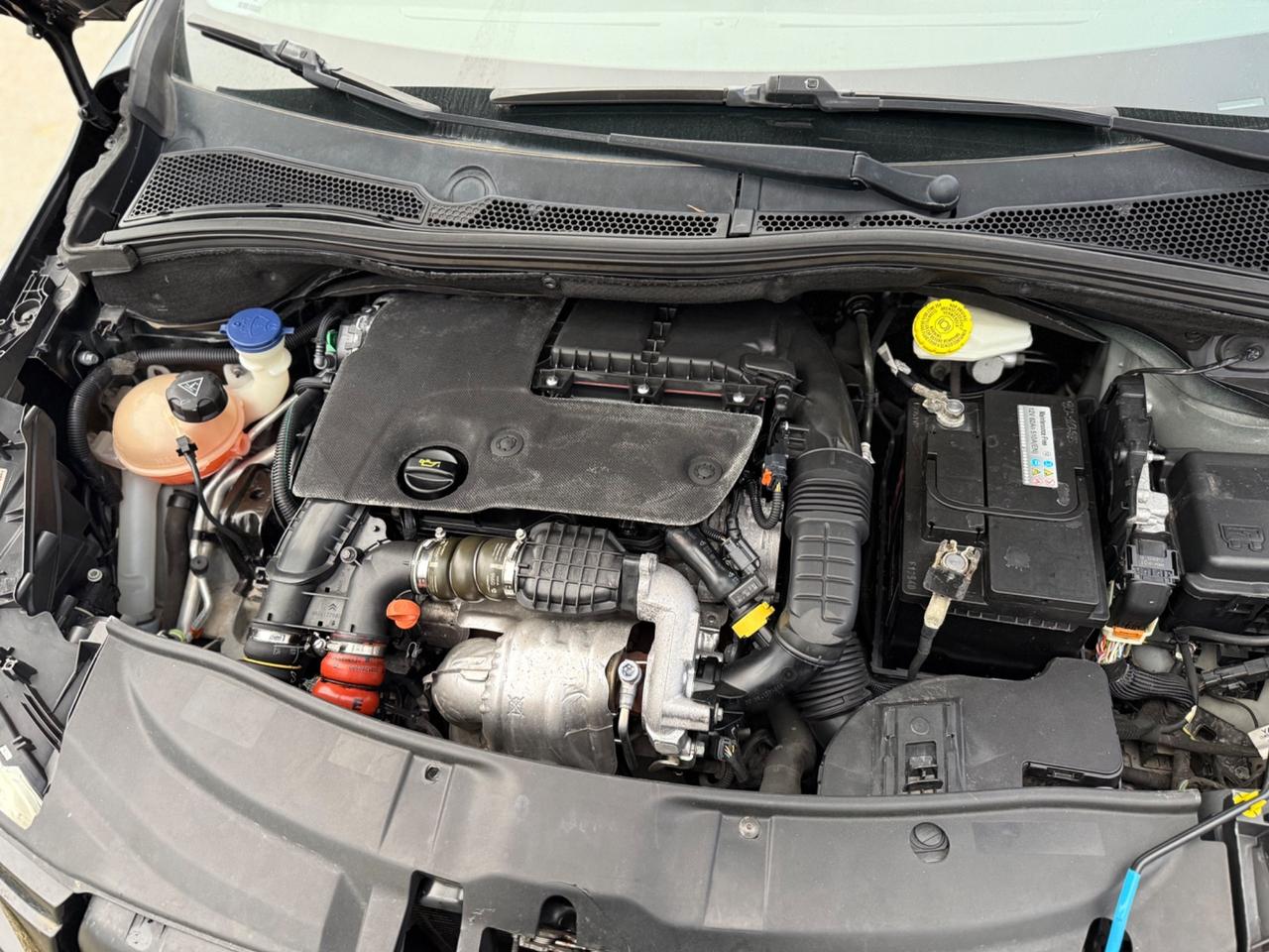 Peugeot 2008 BlueHDi 100 Allure