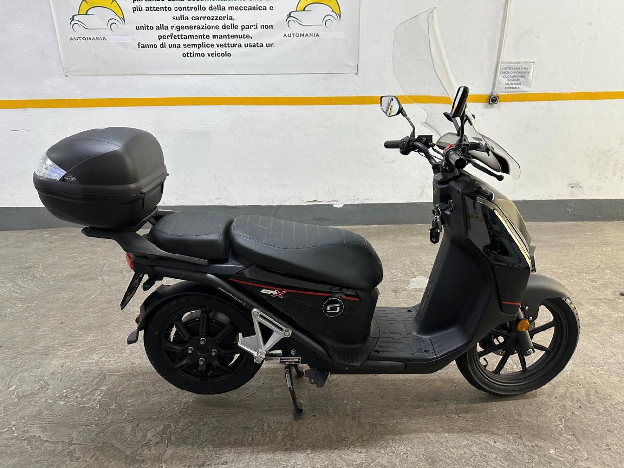 Super Soco CPX Electric Tech