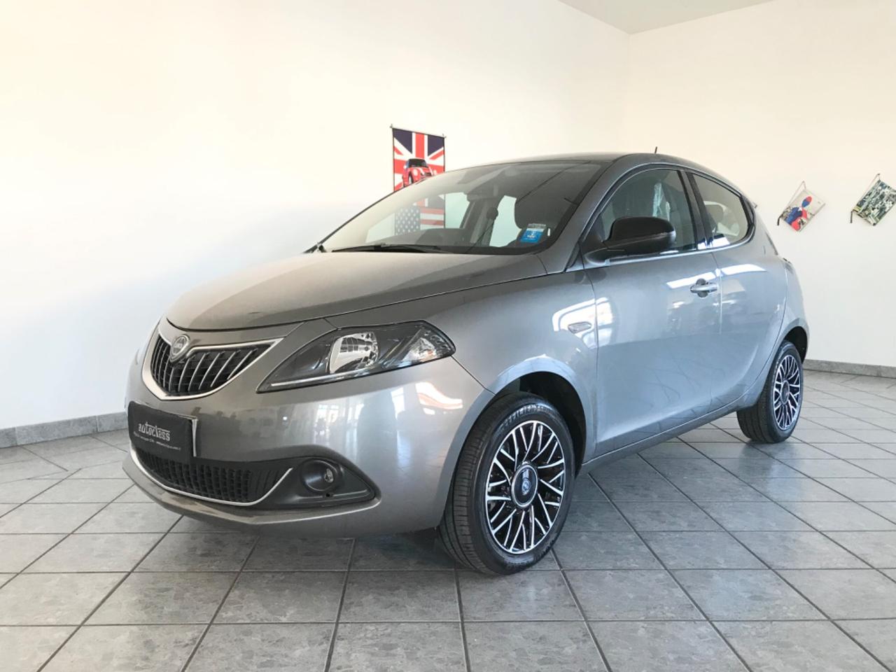 Lancia Ypsilon 1.0 FireFly 5 porte S&S Hybrid Platino