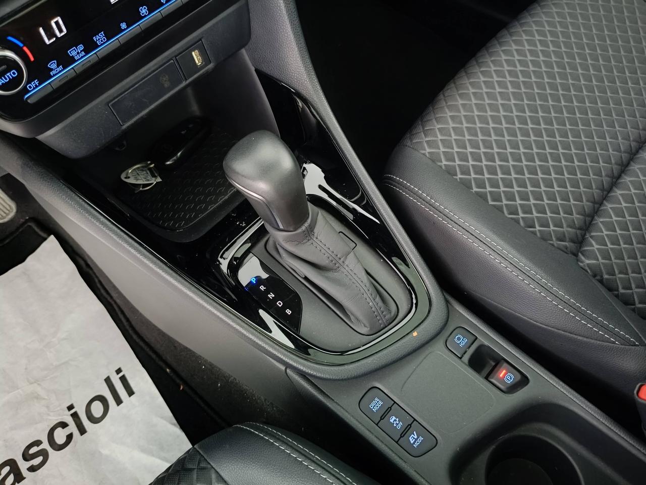 TOYOTA Yaris IV 2020 - Yaris 1.5h Lounge