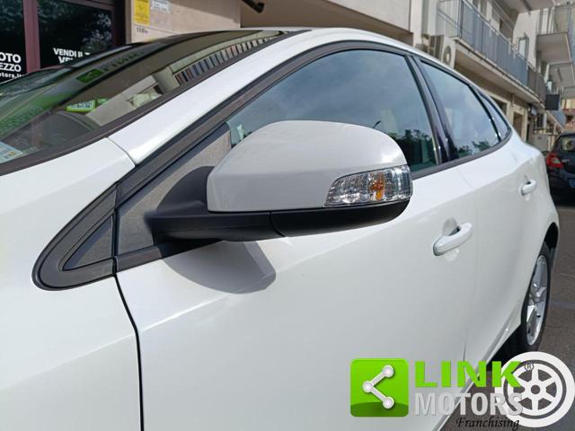 VOLVO V40 D2 1.6 Kinetic NEOPATENTATI