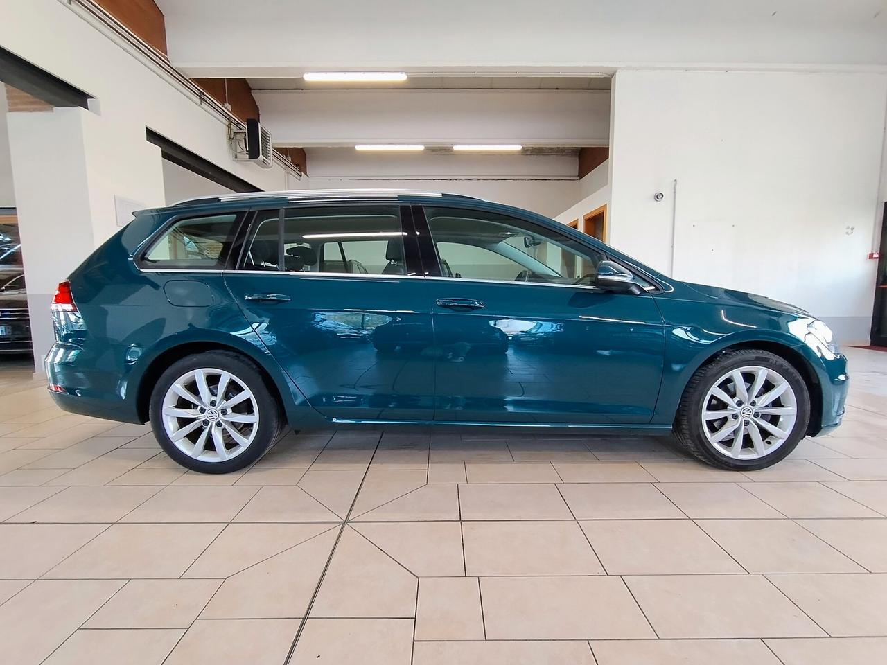 VOLKSWAGEN Golf Variant 1.6 TDI 115 CV Executive - 2018