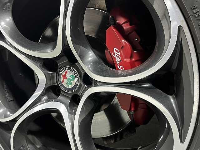 Alfa Romeo Stelvio 2.0 Turbo 200 CV AT8 Q4 Executive