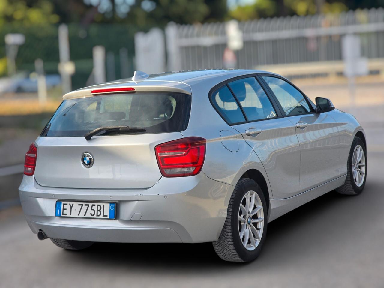 Bmw 118 118d 5p. Unique
