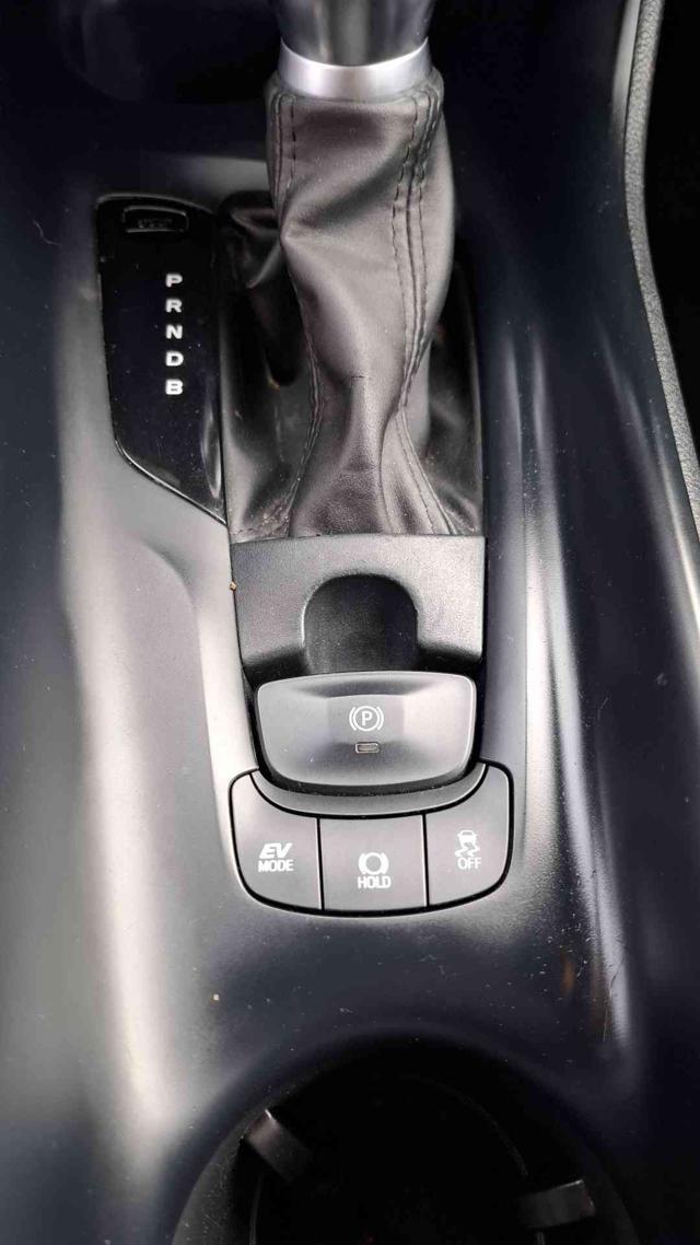TOYOTA C-HR 1.8 Hybrid E-CVT