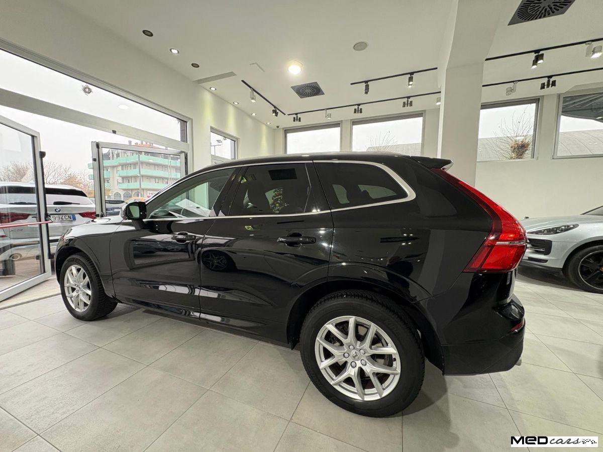 VOLVO - XC60 - B4 AWD Geartronic Momentum