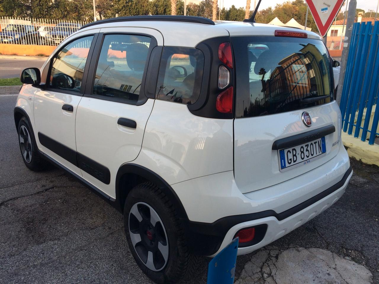 2020 Fiat Panda 1.0 FireFly S&S Hybrid City Cross tagliandata garanzia !