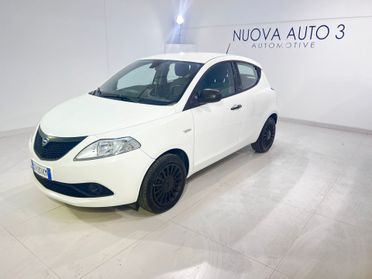 Lancia Ypsilon 1.0 FireFly 5 porte S&S Hybrid Silver