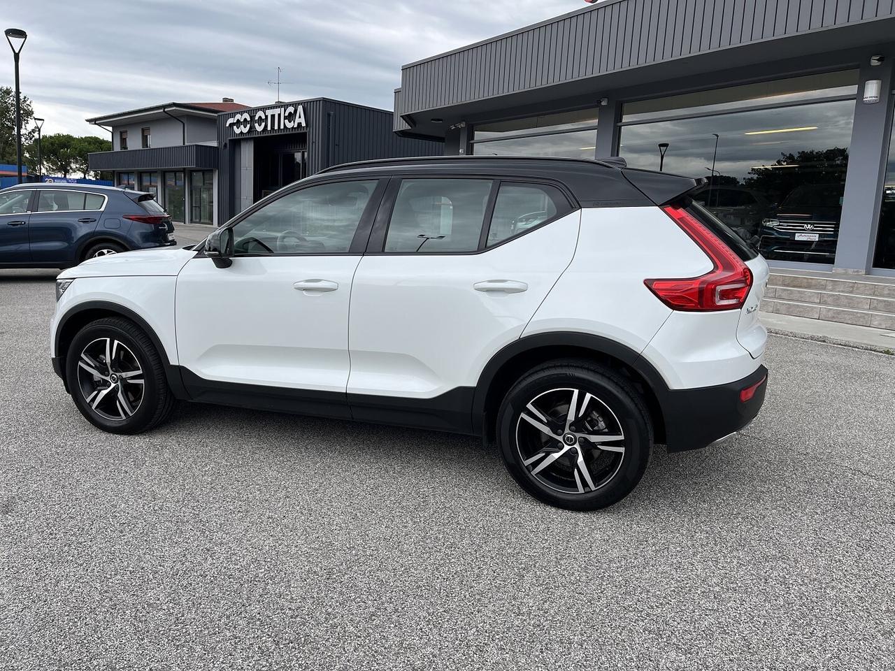 VOLVO XC 40 2.0 D 150 CV 4X4 AUTOM. R.DESIGN
