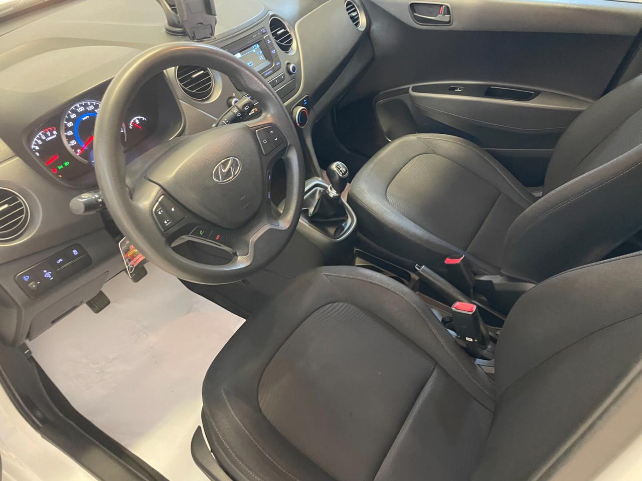 Hyundai i10 1.0 GPL Econext Login FULL TAGLIANDATA NEOPATENTATI