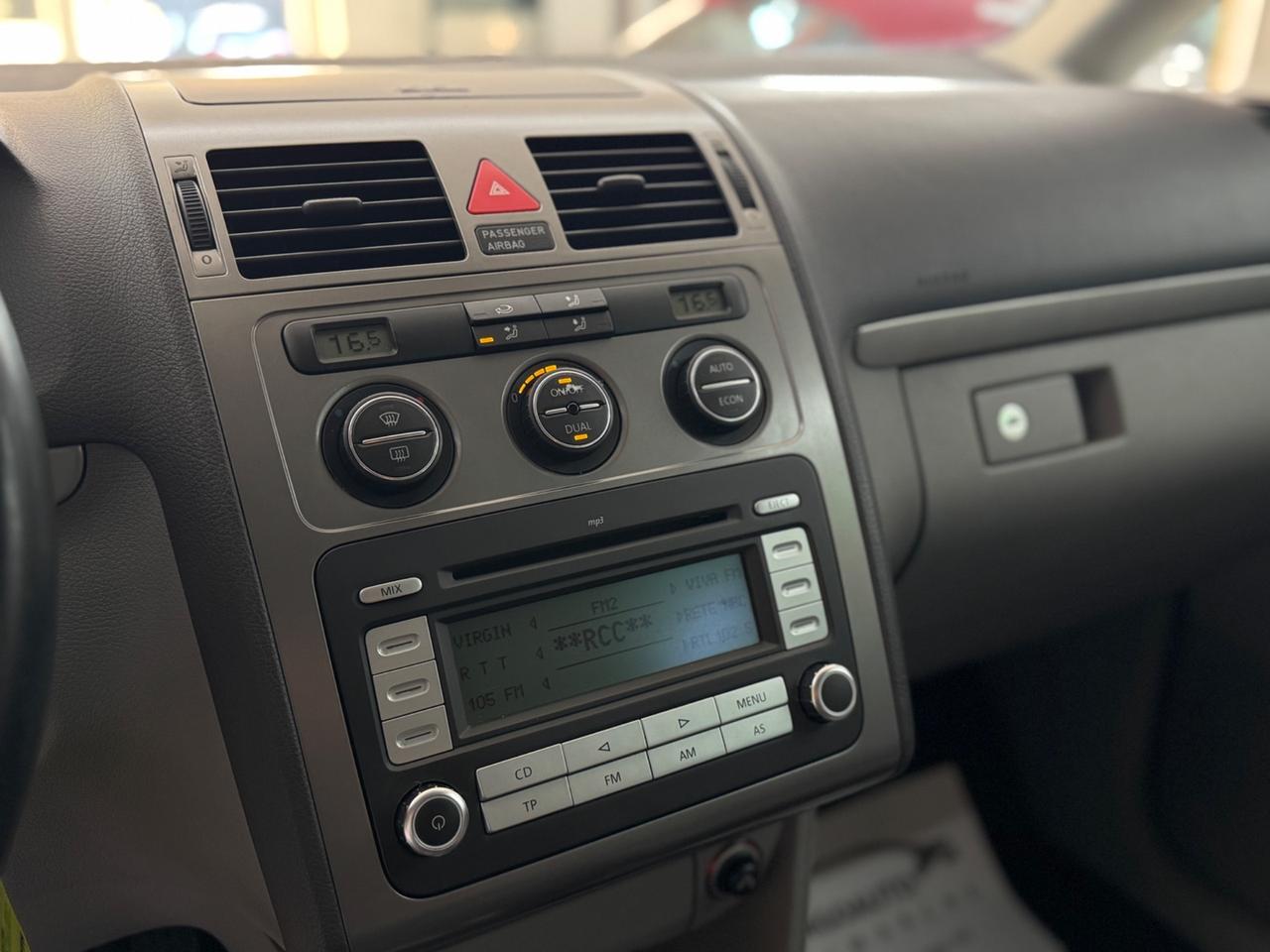 Volkswagen Touran 2.0 F DSG Highline