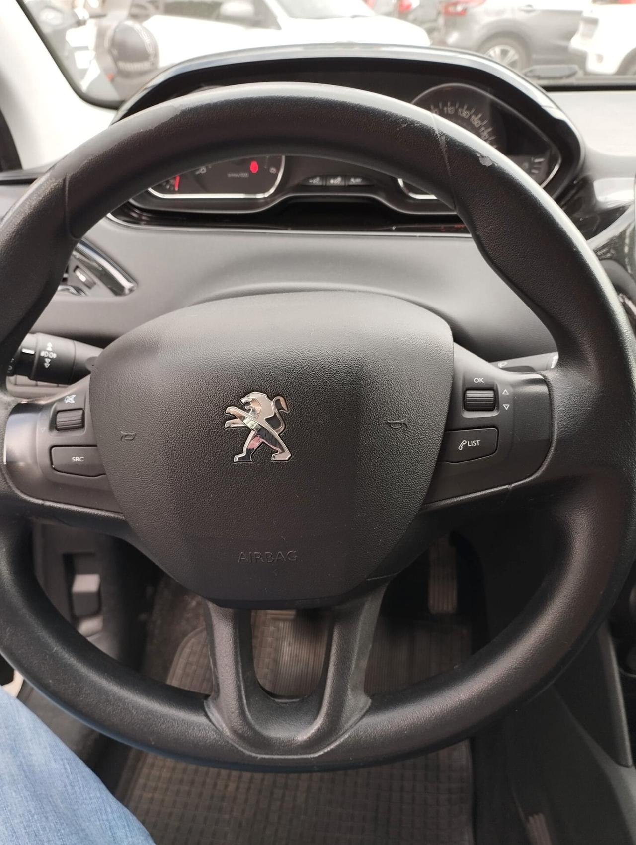 Peugeot 208 1.4 HDi 68 CV 5 porte Allure