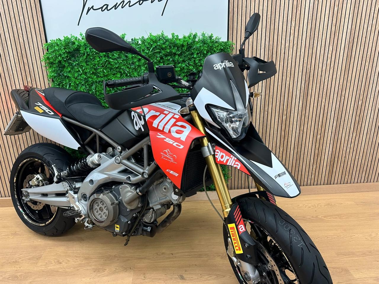 APRILIA DORSODURO 750 FACTORY / DA 99€ AL MESE