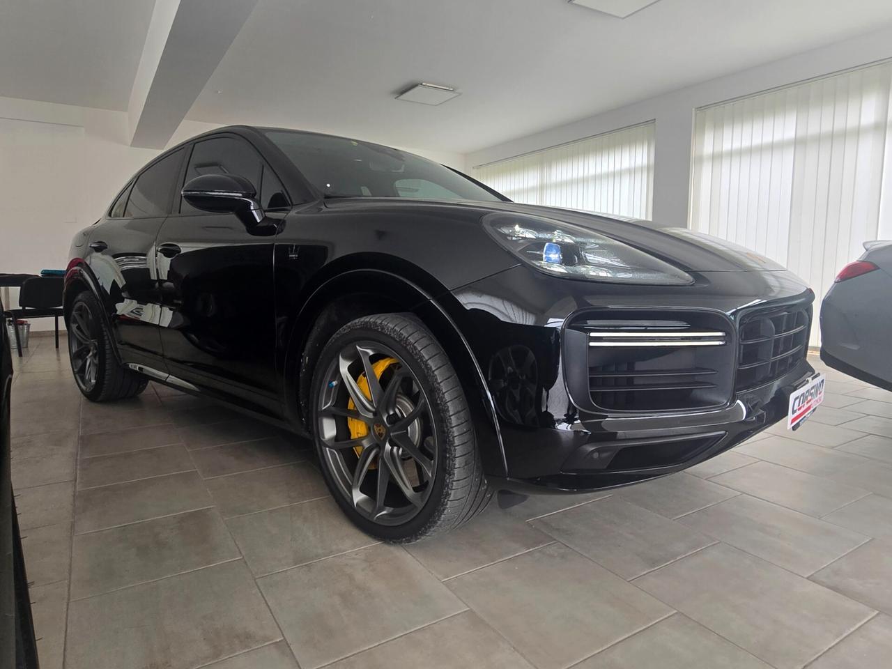 Porsche Cayenne Coupé 4.0 V8 Turbo 550 cv