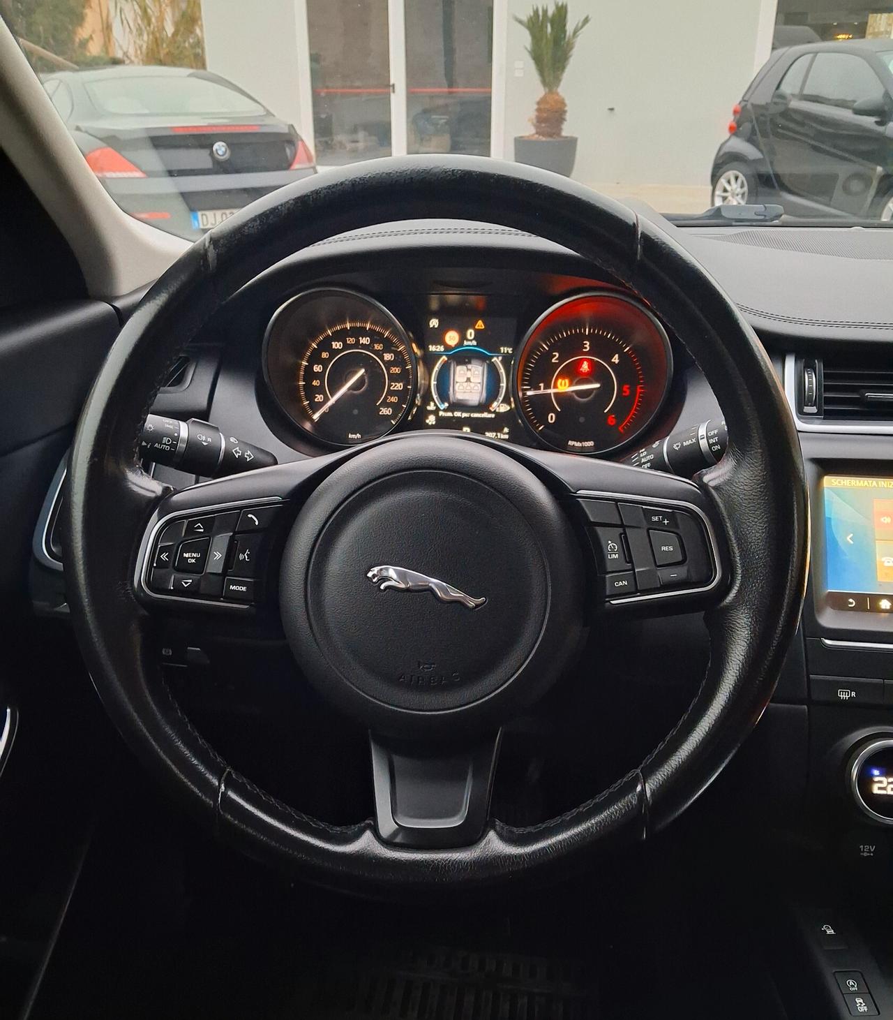 Jaguar E-Pace 2.0D 150 CV S Bianco Perla