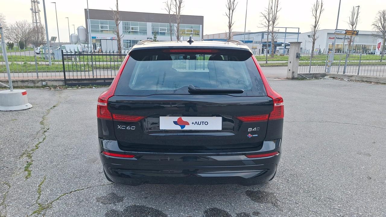 Volvo XC 60 XC60 B4 (d) AWD automatico Essential
