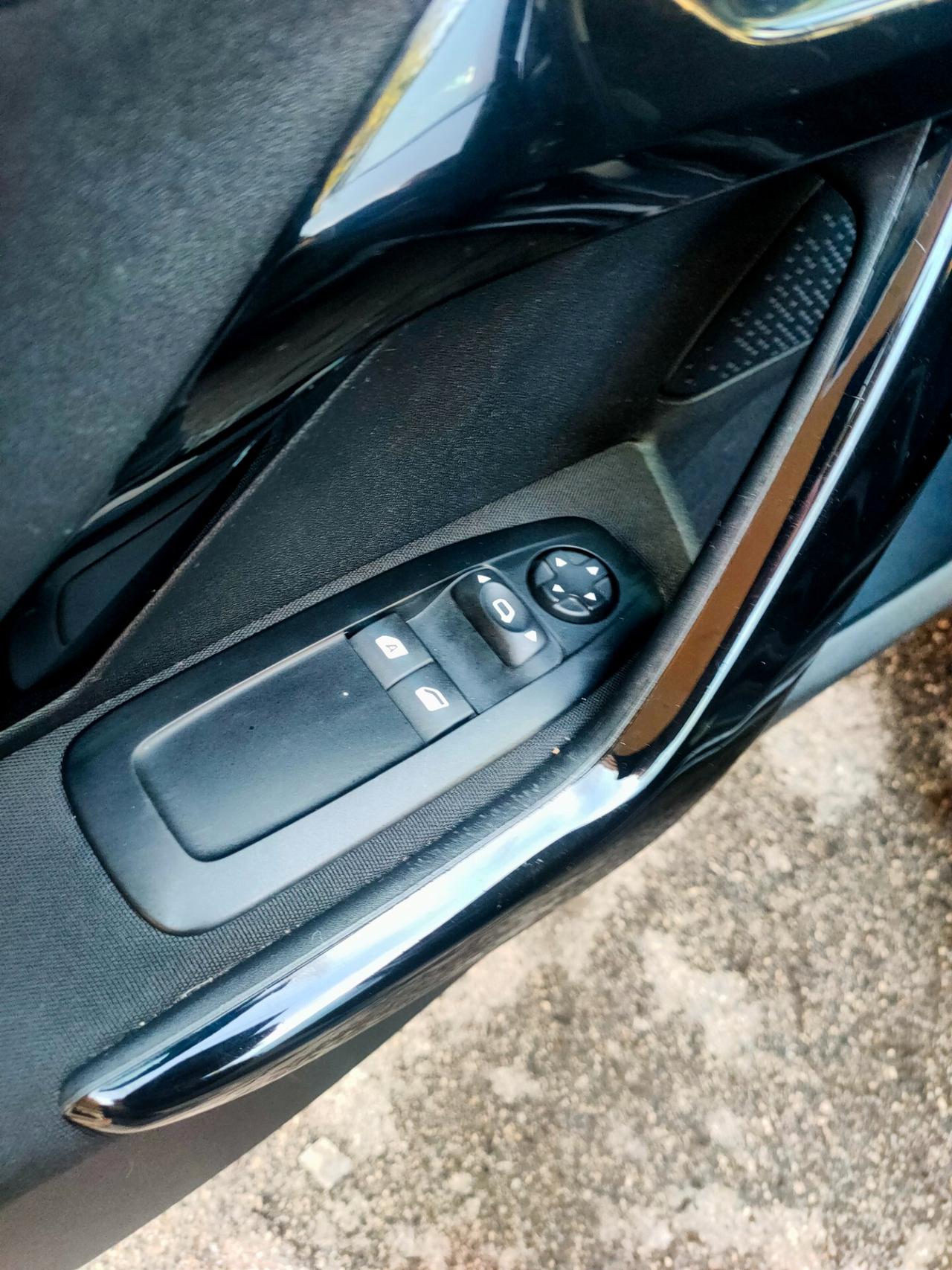 Peugeot 208 BlueHDi 75 5 porte Allure