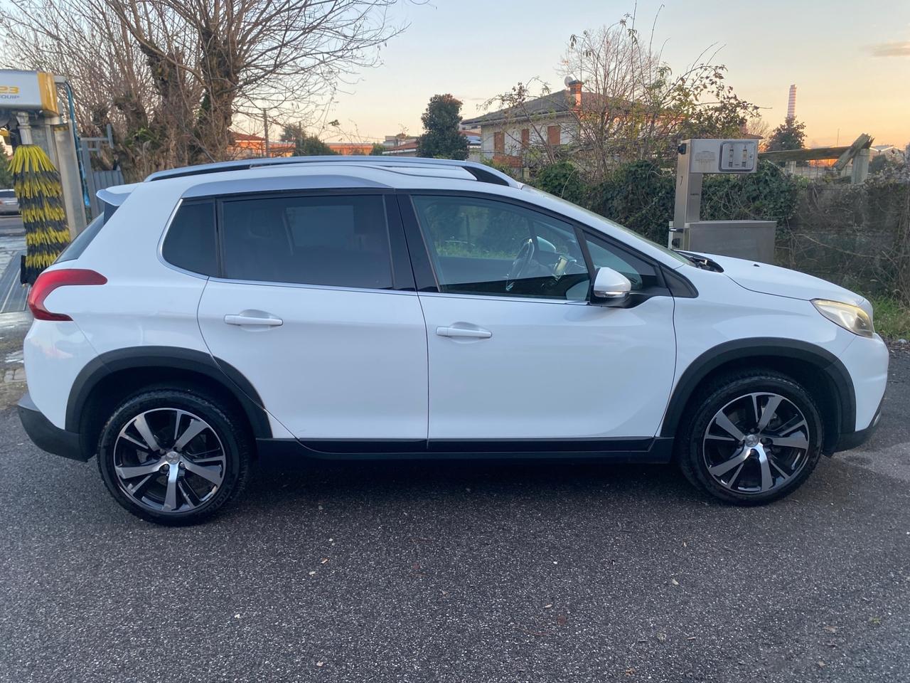 Peugeot 2008 PureTech Turbo 110 S&S Allure