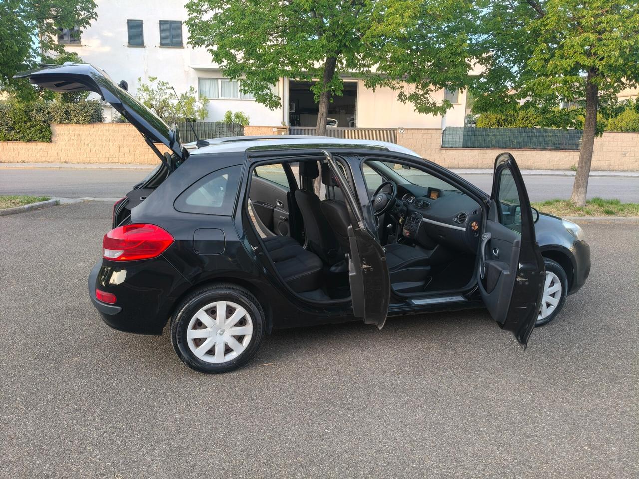 Renault Clio 1.2 sw del 2011 SOLO 105.000 KM