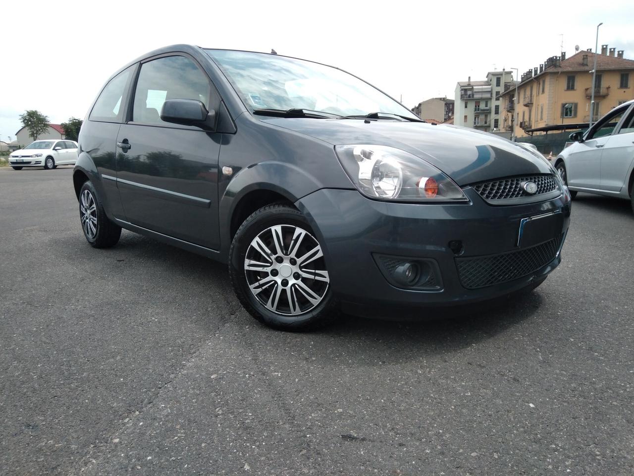 Ford Fiesta 1.2 16V 3p. Ghia x neopatentati