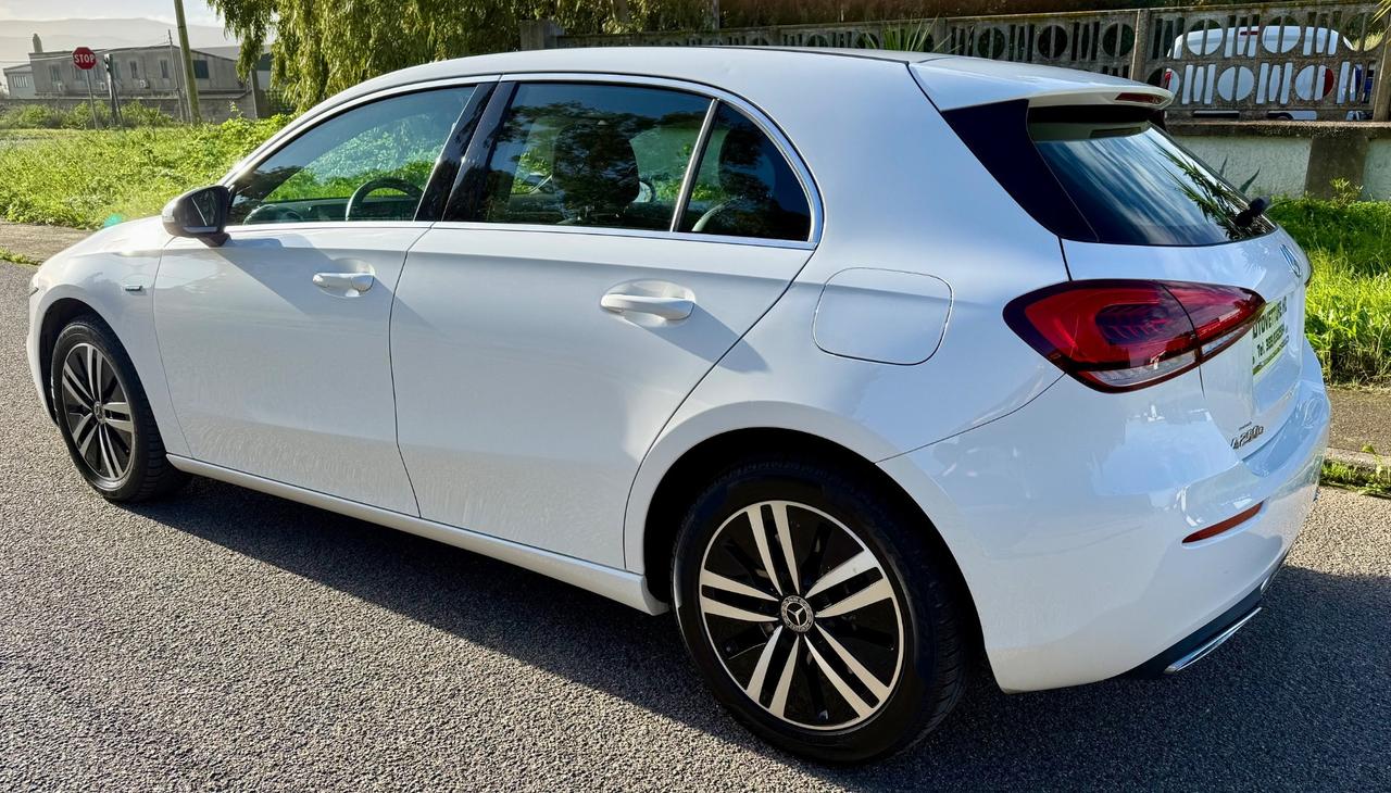 Mercedes-benz A 250 e Automatic EQ-Power Business