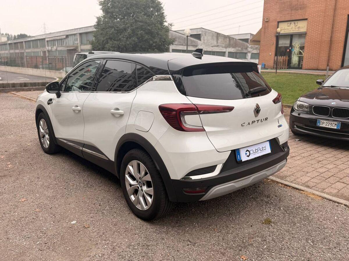 Renault Captur 1.6 E-Tech phev Intens 160cv auto my21