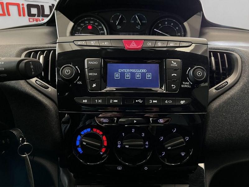 Lancia Ypsilon Ypsilon 1.0 firefly hybrid Silver s&s 70cv - PROMO SIRONIAUTO+