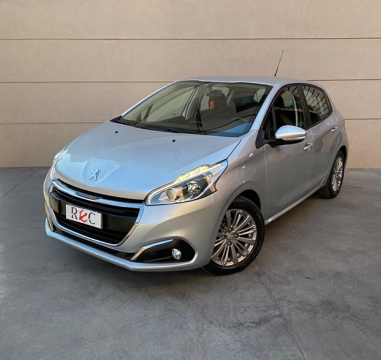 Peugeot 208 1.2 Benzina