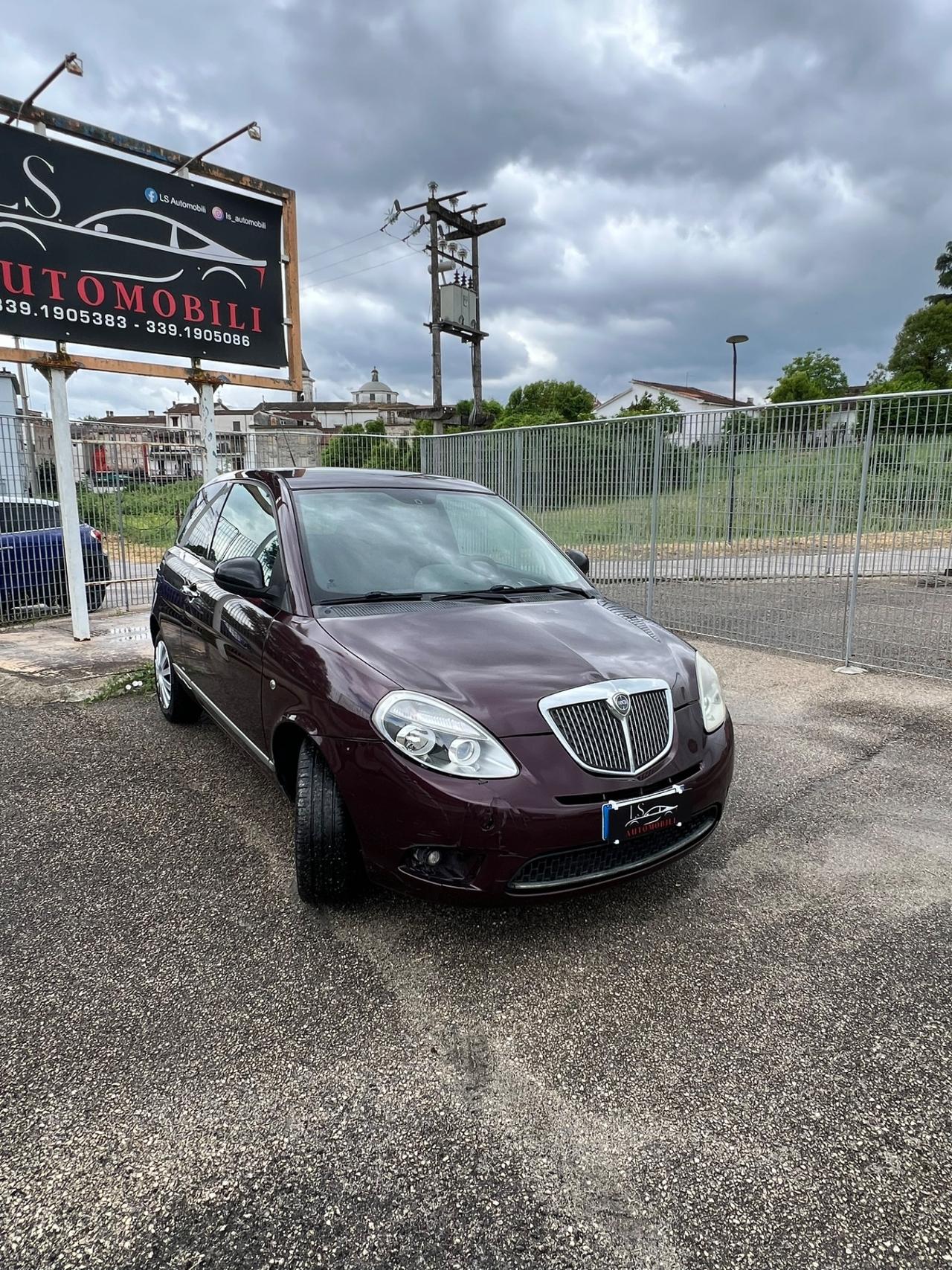 Lancia Ypsilon 1.3 MJT 75 CV Elle