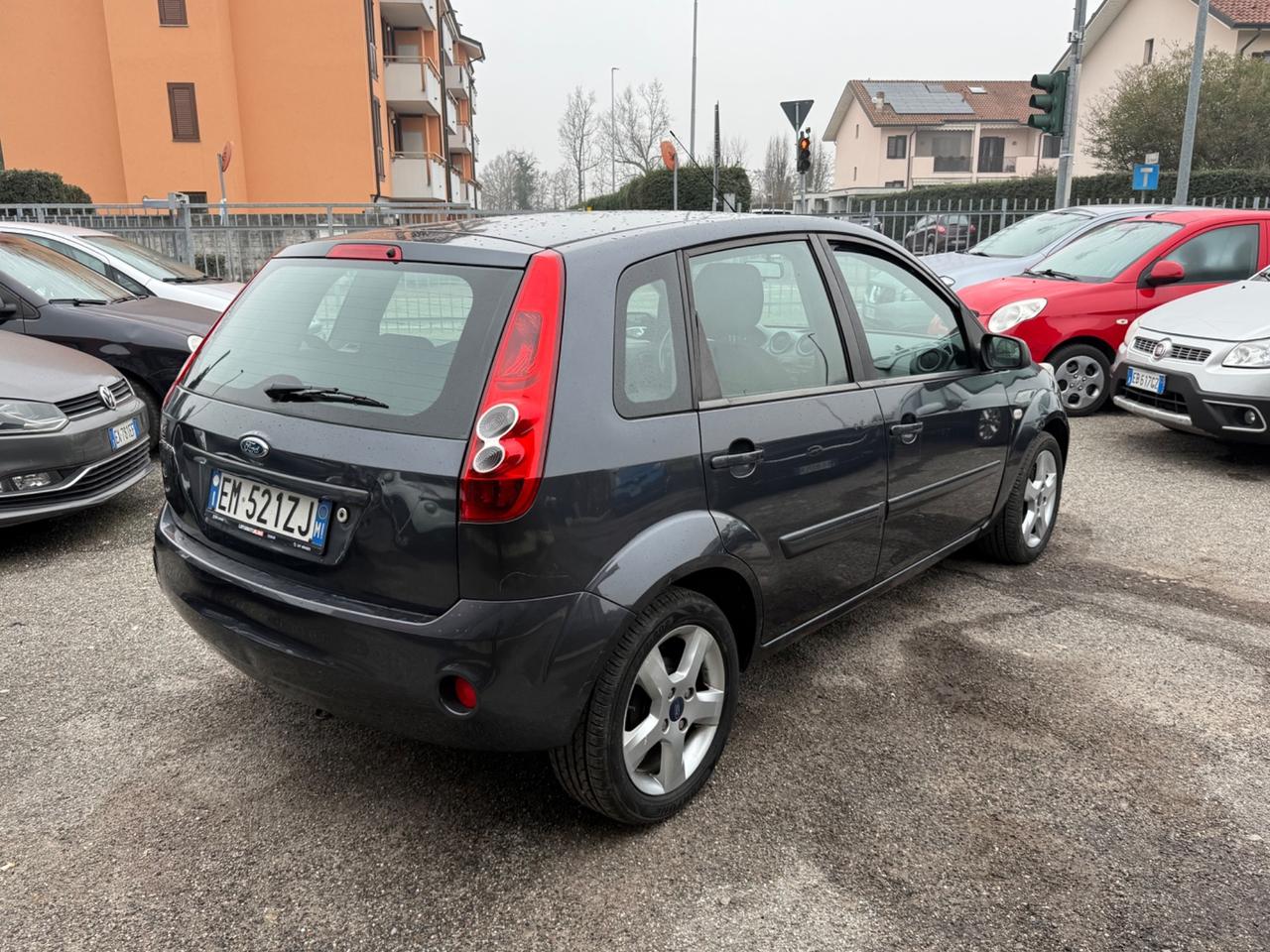 Ford Fiesta 1.2 16V 5p. Ghia