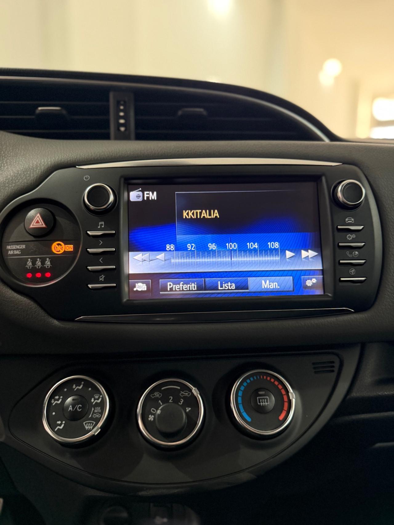 Toyota Yaris 5p 1.0 Lounge CON 17000 KM, NAVI,TELECAMERA,BLUETOOTH ,SCHERMO TOUCH