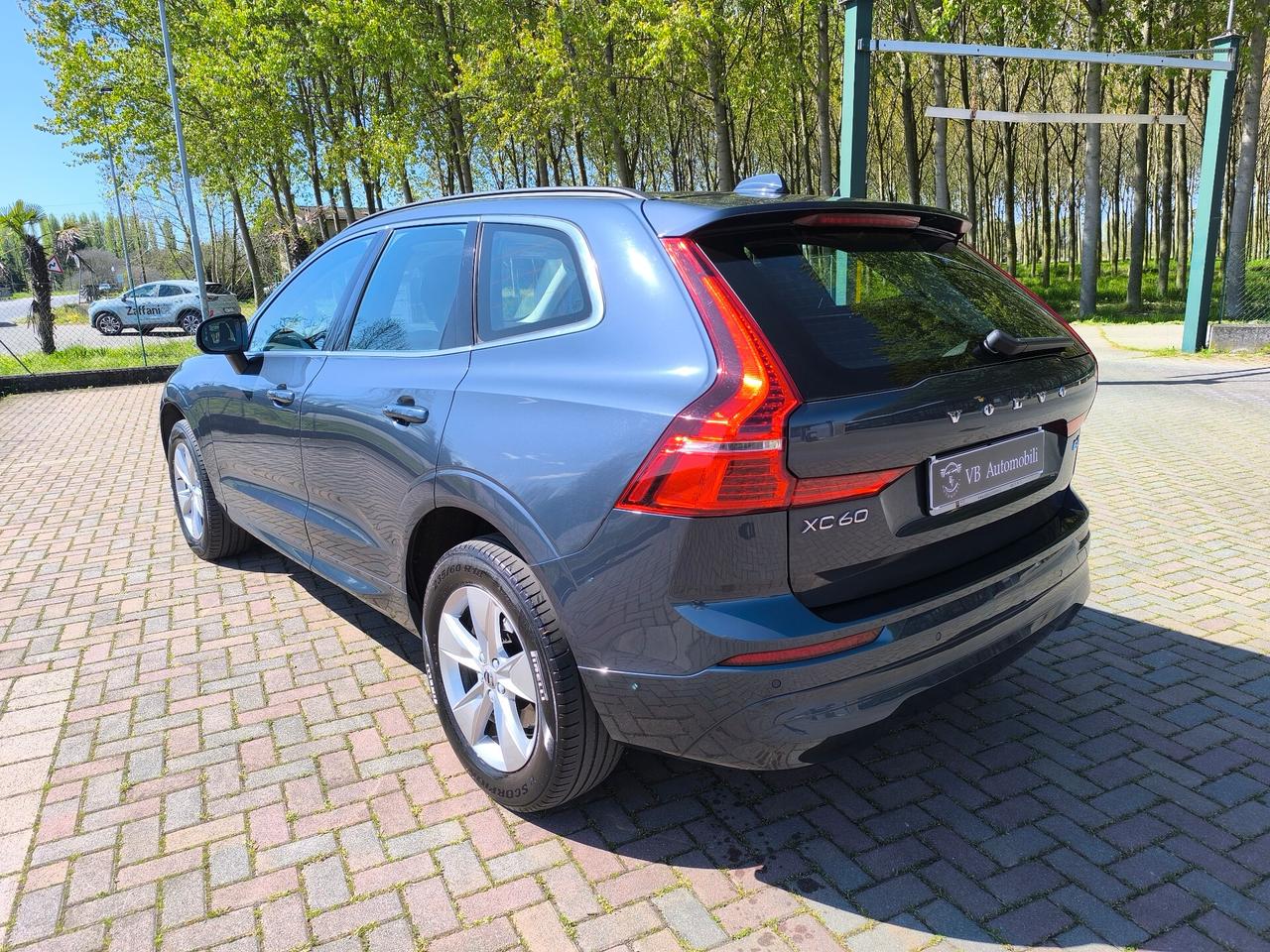 Volvo XC 60 XC60 B4 (d) AWD Geartronic Momentum Pro