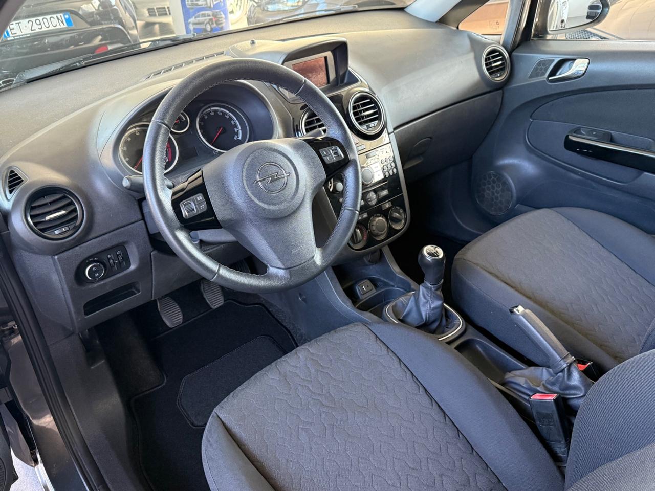 Opel Corsa 1.2 3 porte b-color ok neopatentati